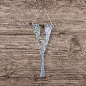 Macrame plant hanger